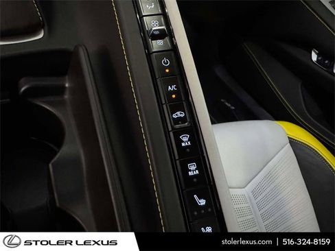 Used 2021 Chevrolet Corvette Stingray Premium Conv w/ Z51 Performance Package image 38