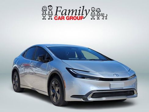 New 2026 Toyota Prius Plug-In Hybrid image 2