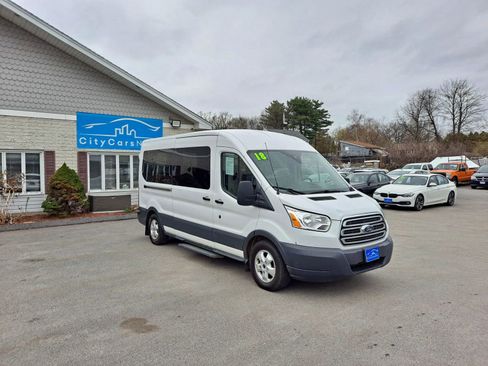 Used 2018 Ford Transit 350 XLT RWD image 2