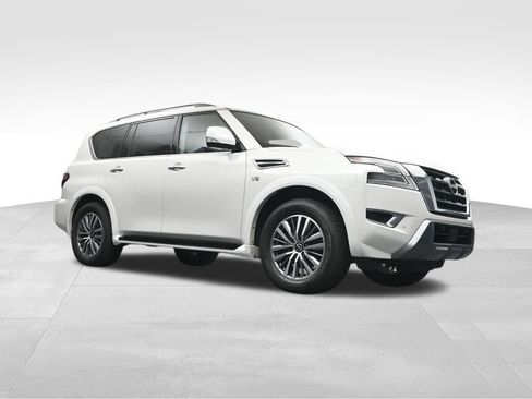 Used 2022 Nissan Armada SV w/ SV Appearance Package RWD image 16