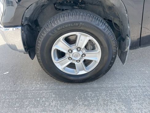 Used 2019 Toyota Tundra SR5 w/ SR5 Upgrade Package AWD/4WD image 29