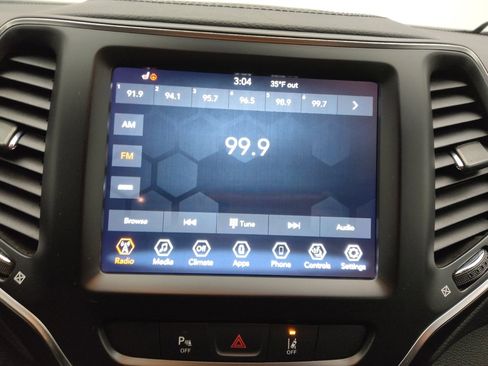 Used 2021 Jeep Cherokee Latitude Lux w/ Comfort/Convenience Group image 25