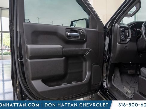 Used 2021 Chevrolet Silverado 1500 Custom Trail Boss AWD/4WD image 11