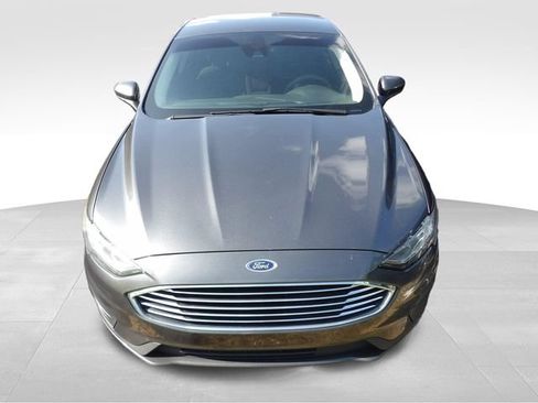 Used 2020 Ford Fusion SE FWD image 4