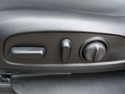 Used 2019 Buick Enclave Essence AWD/4WD image 13