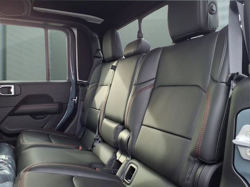 New 2026 Jeep Gladiator Rubicon AWD/4WD image 12