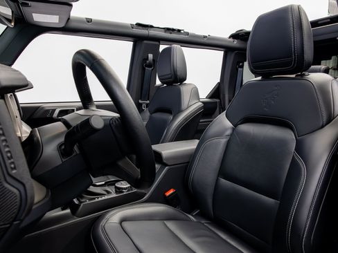 Used 2025 Ford Bronco Outer Banks AWD/4WD image 28
