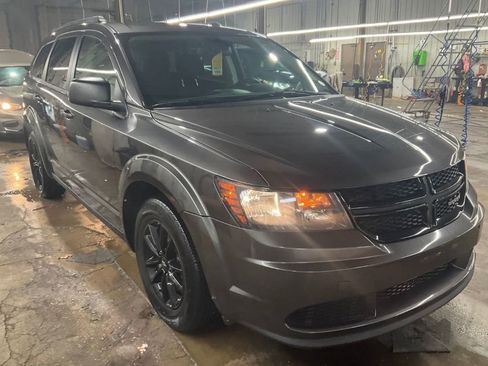 Used 2020 Dodge Journey SE w/ SE Popular Equipment Group FWD image 5