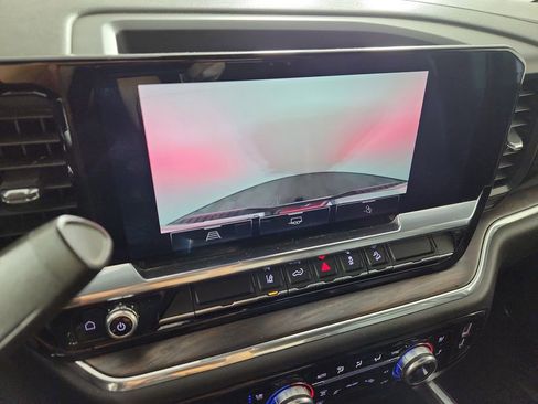 Used 2024 GMC Sierra 2500 SLT w/ SLT Convenience Package image 24