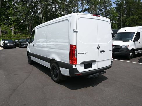 Used 2025 Mercedes-Benz Sprinter 2500 image 4