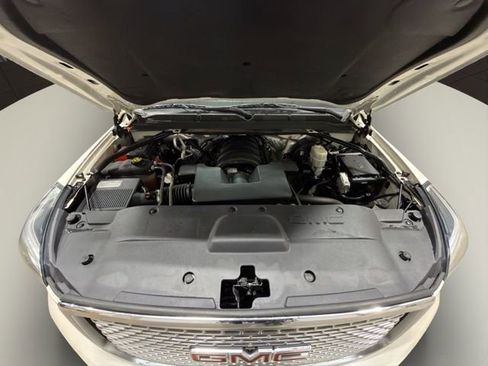 Used 2015 GMC Yukon Denali w/ Touring Package AWD/4WD image 27