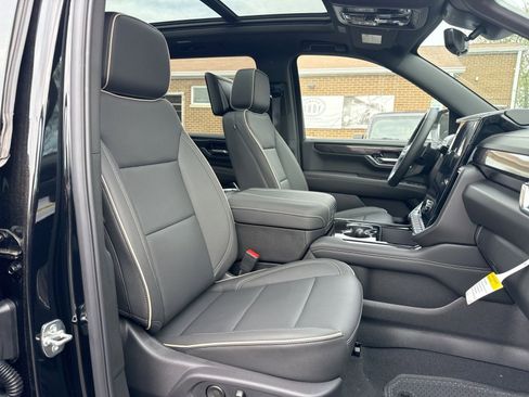 New 2026 GMC Yukon XL Elevation w/ Elevation Premium Package image 27