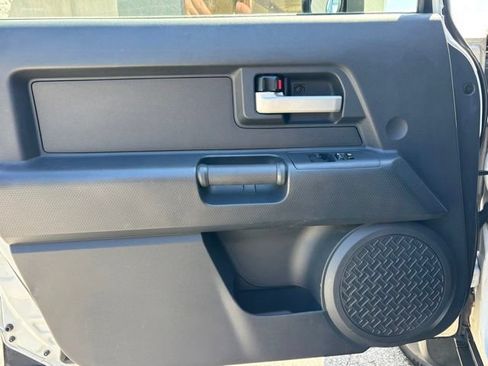 Used 2013 Toyota FJ Cruiser 4WD w/ Convenience Pkg image 13