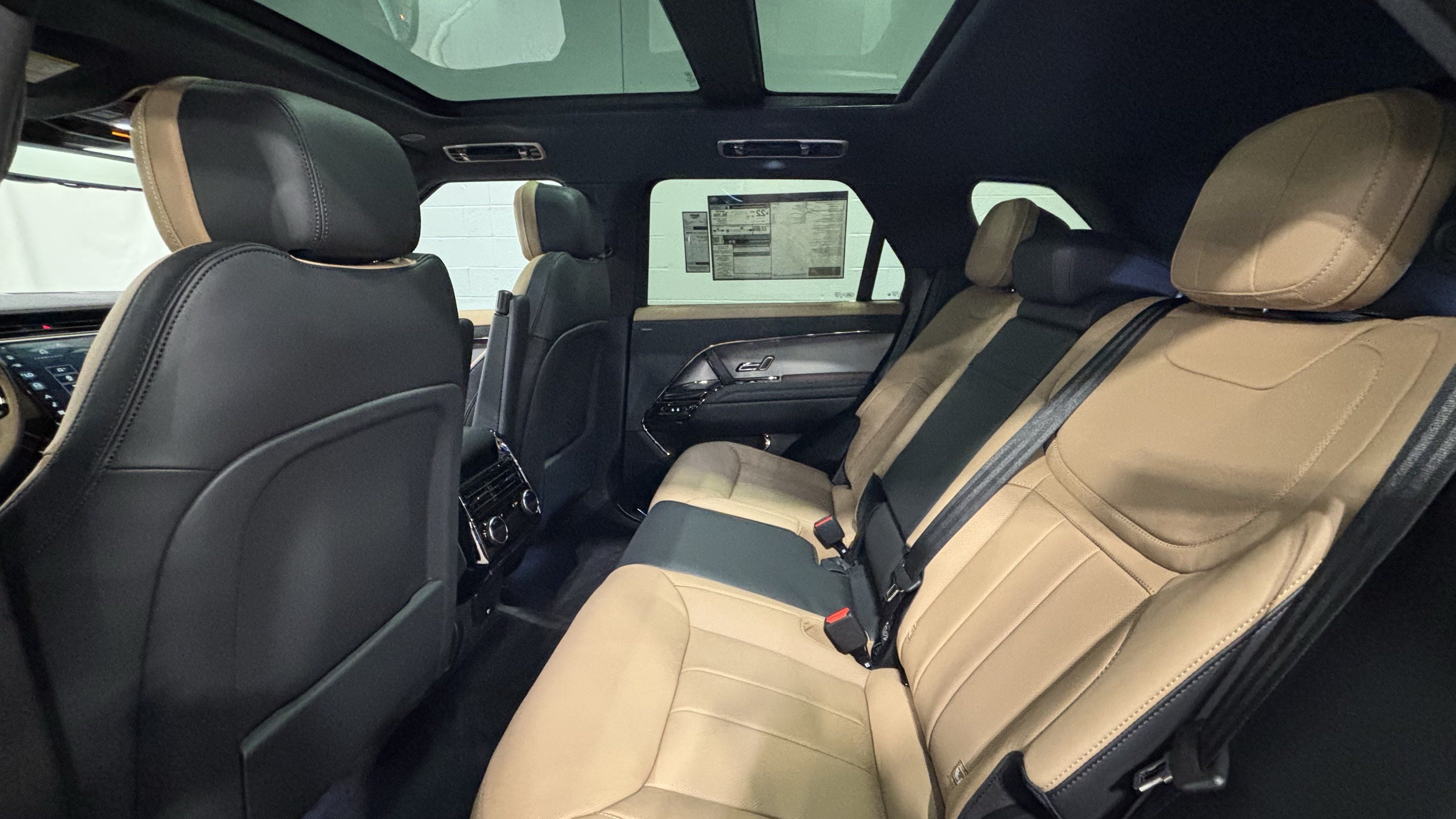 New 2026 Land Rover Range Rover Sport Dynamic SE AWD/4WD image 6