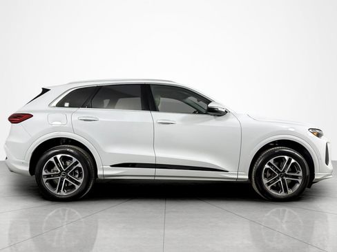 Used 2025 Audi Q5 Premium w/ Convenience Package AWD/4WD image 6