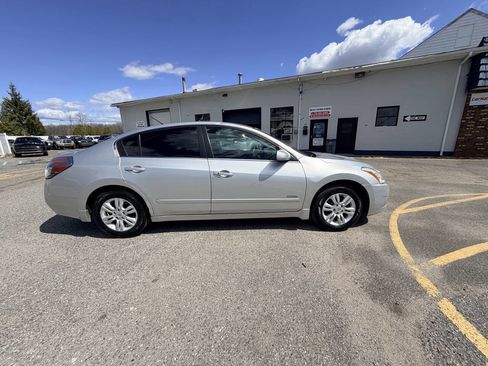 Used 2010 Nissan Altima Hybrid Sedan image 6