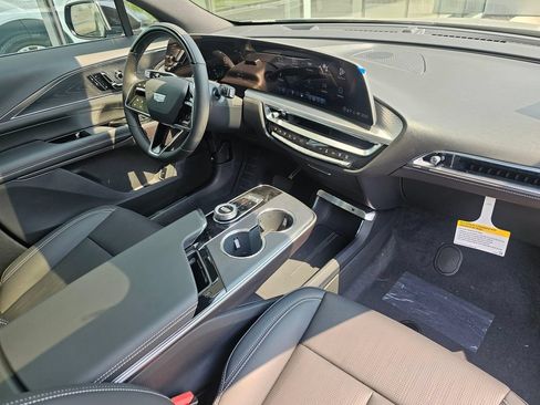 New 2026 Cadillac Lyriq Sport AWD/4WD image 10