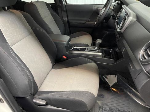 Used 2023 Toyota Tacoma TRD Off-Road image 18