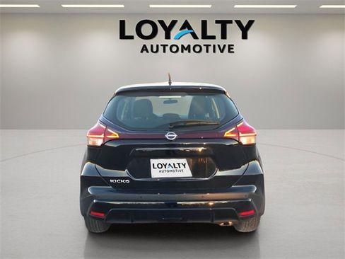 Used 2024 Nissan Kicks S image 4