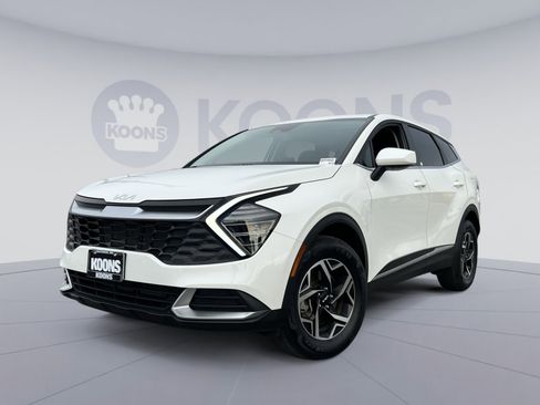 Used 2024 Kia Sportage LX image 1