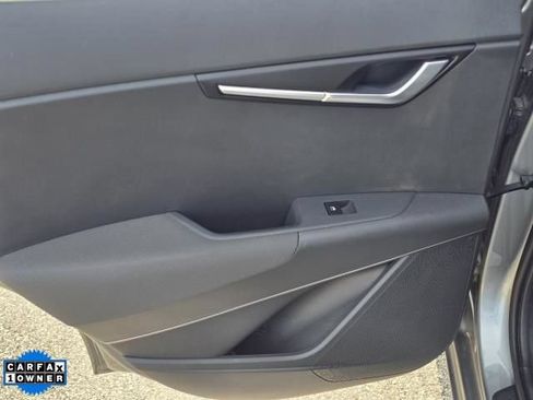 Used 2023 Kia Niro EX FWD image 9