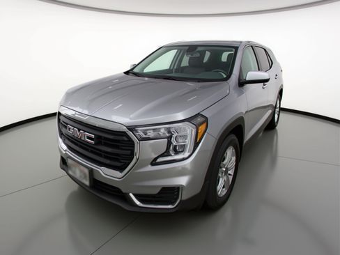 Used 2024 GMC Terrain SLE FWD image 3