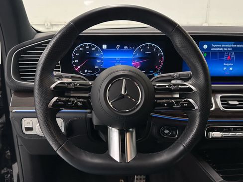 Used 2024 Mercedes-Benz GLS 450 4MATIC image 26