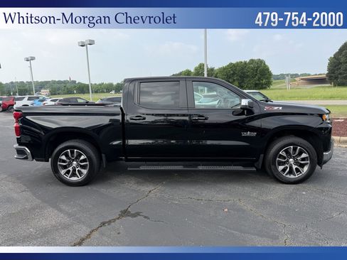 Used 2022 Chevrolet Silverado 1500 LT AWD/4WD image 4