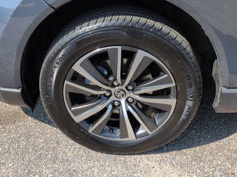 Used 2024 Toyota Venza LE image 31