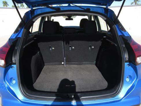 Used 2023 Nissan Kicks SV image 12