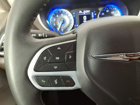 Used 2023 Chrysler Voyager LX FWD image 16