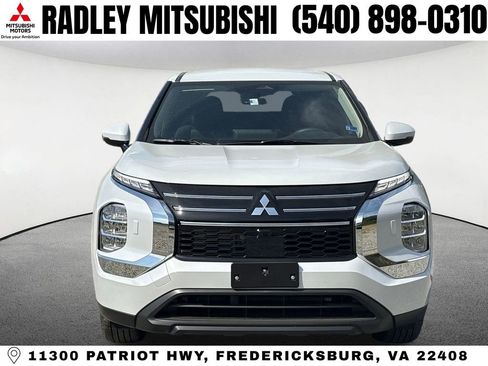 New 2026 Mitsubishi Outlander ES image 8