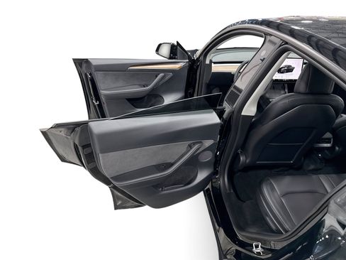 Certified 2023 Tesla Model Y Long Range AWD/4WD image 10