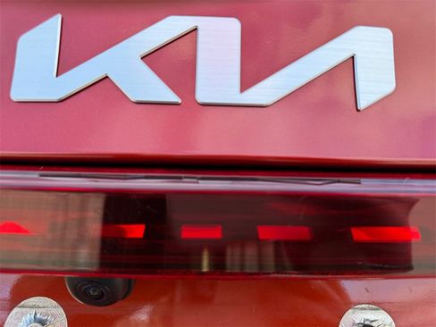 Certified 2023 Kia Forte LXS image 17