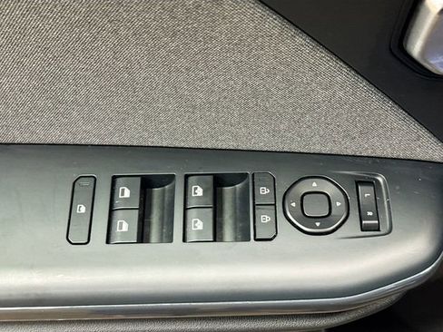 Used 2025 Kia K4 EX image 17