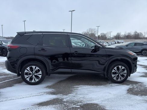 Certified 2023 Nissan Rogue SV image 4
