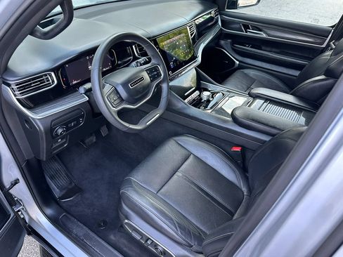 Used 2022 Jeep Wagoneer Series III w/ Flexible Seating Group RWD image 13