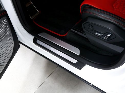 Used 2020 Lamborghini Urus AWD/4WD image 16
