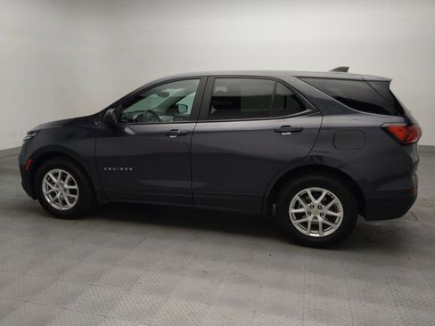 Used 2022 Chevrolet Equinox LS w/ LS Convenience Package FWD image 3