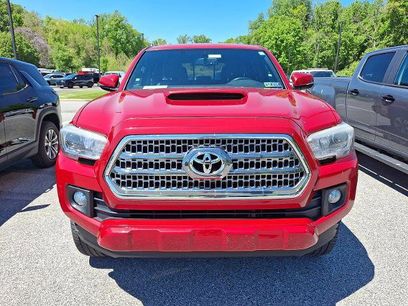 Used 2017 Toyota Tacoma TRD Sport w/ Tow Package (A/T)
