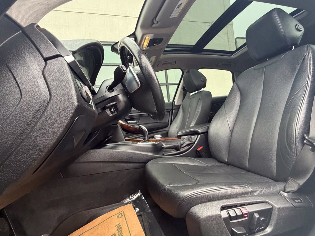 Used 2015 BMW 335i Gran Turismo xDrive AWD/4WD image 10