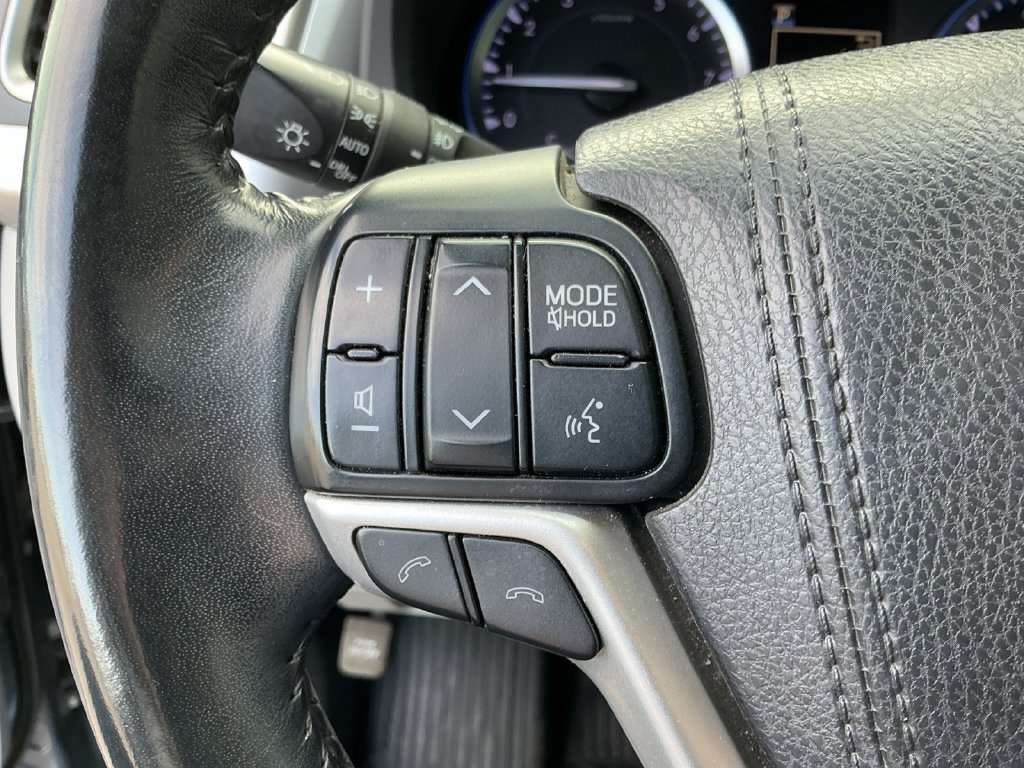 Used 2018 Toyota Highlander XLE AWD/4WD image 26