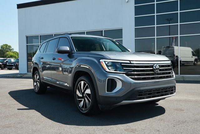 Used 2025 Volkswagen Atlas SE FWD image 3