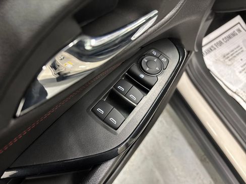 Used 2026 Chevrolet Trax RS w/ Sunroof Package image 11