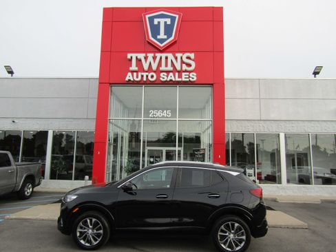 Used 2020 Buick Encore GX Select w/ Sport Touring Package AWD/4WD image 1