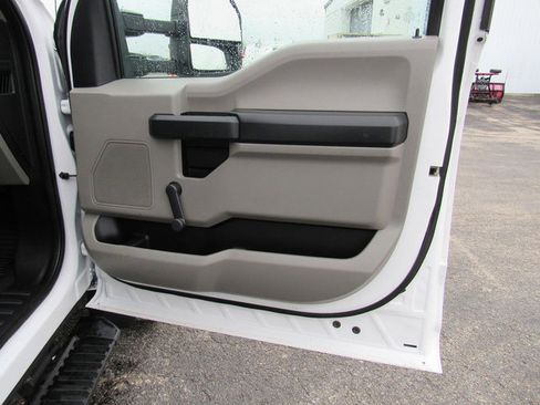Used 2020 Ford F550 2WD Regular Cab Super Duty image 10