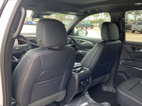 Used 2026 Chevrolet Traverse LT w/ Sun and Wheel Package FWD image 46
