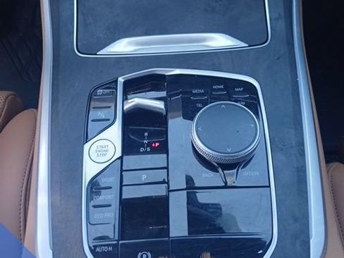 Used 2025 BMW X5 sDrive40i w/ M Sport Package RWD image 23