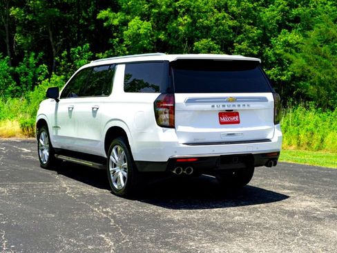 Used 2024 Chevrolet Suburban High Country RWD image 9