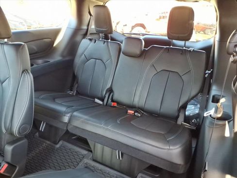New 2026 Chrysler Voyager LX image 13